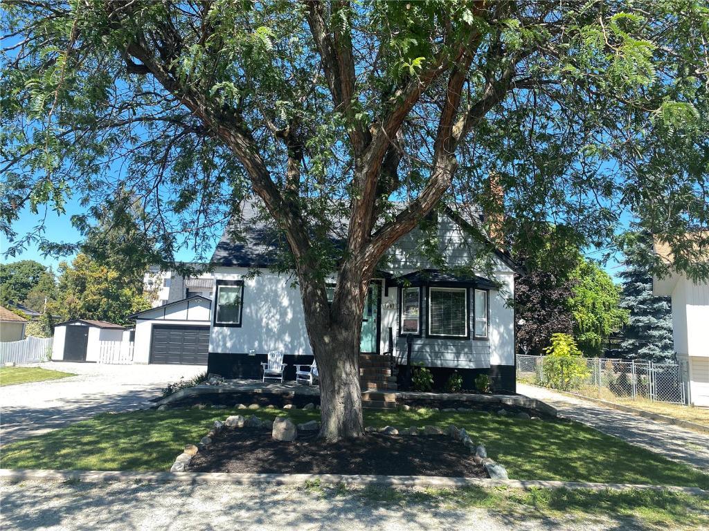 









1907


Knox

Crescent,
Kelowna,




BC
V1Y 1K9

