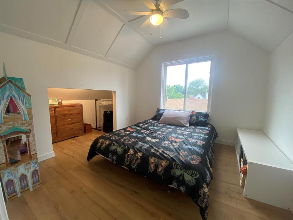 









1907


Knox

Crescent,
Kelowna,




BC
V1Y 1K9

