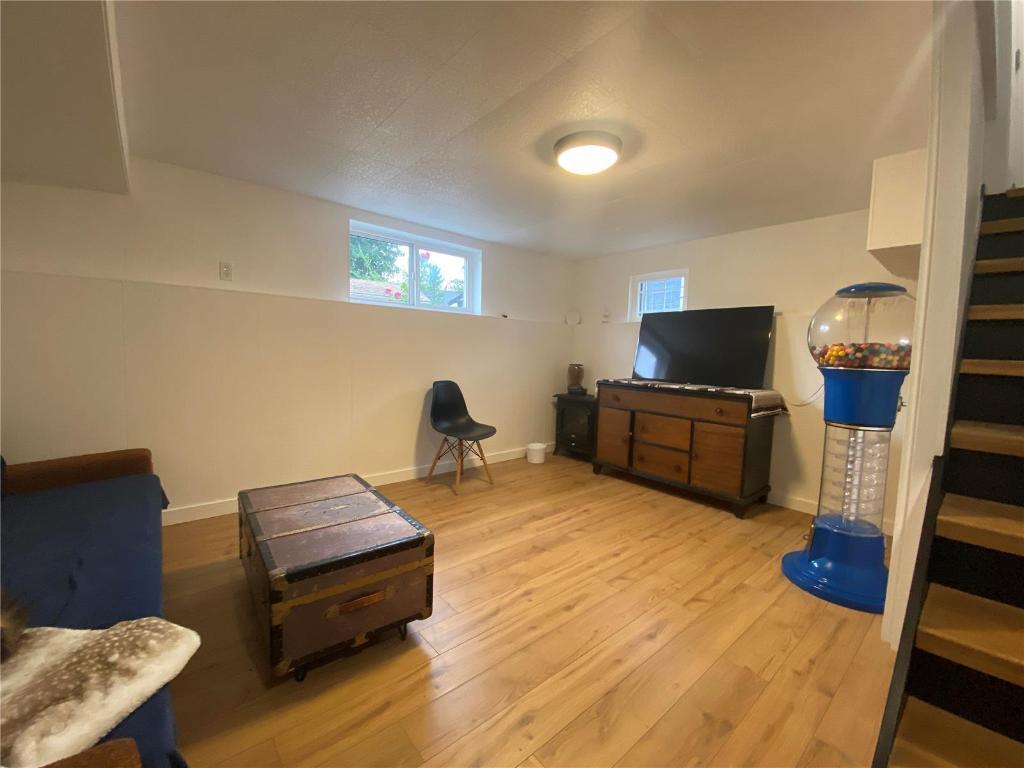 









1907


Knox

Crescent,
Kelowna,




BC
V1Y 1K9

