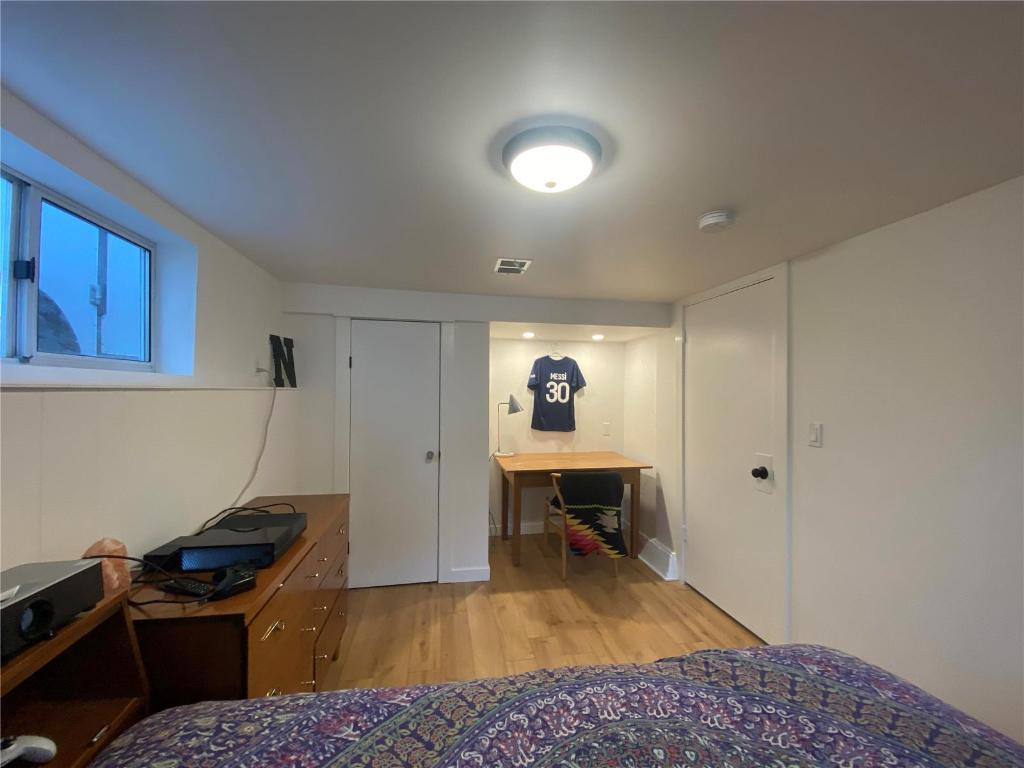 









1907


Knox

Crescent,
Kelowna,




BC
V1Y 1K9

