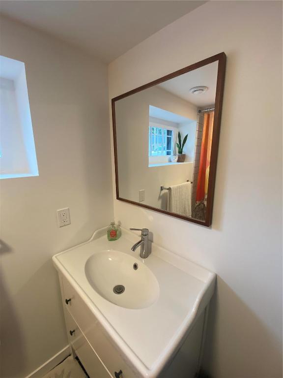 









1907


Knox

Crescent,
Kelowna,




BC
V1Y 1K9

