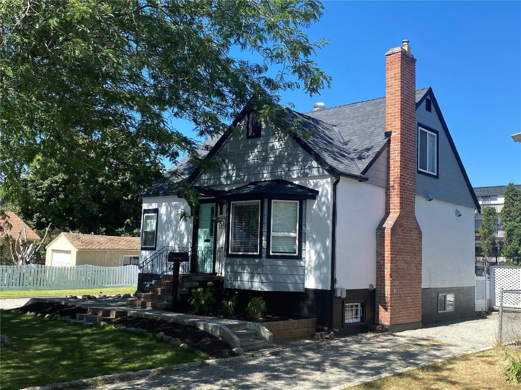 









1907


Knox

Crescent,
Kelowna,




BC
V1Y 1K9

