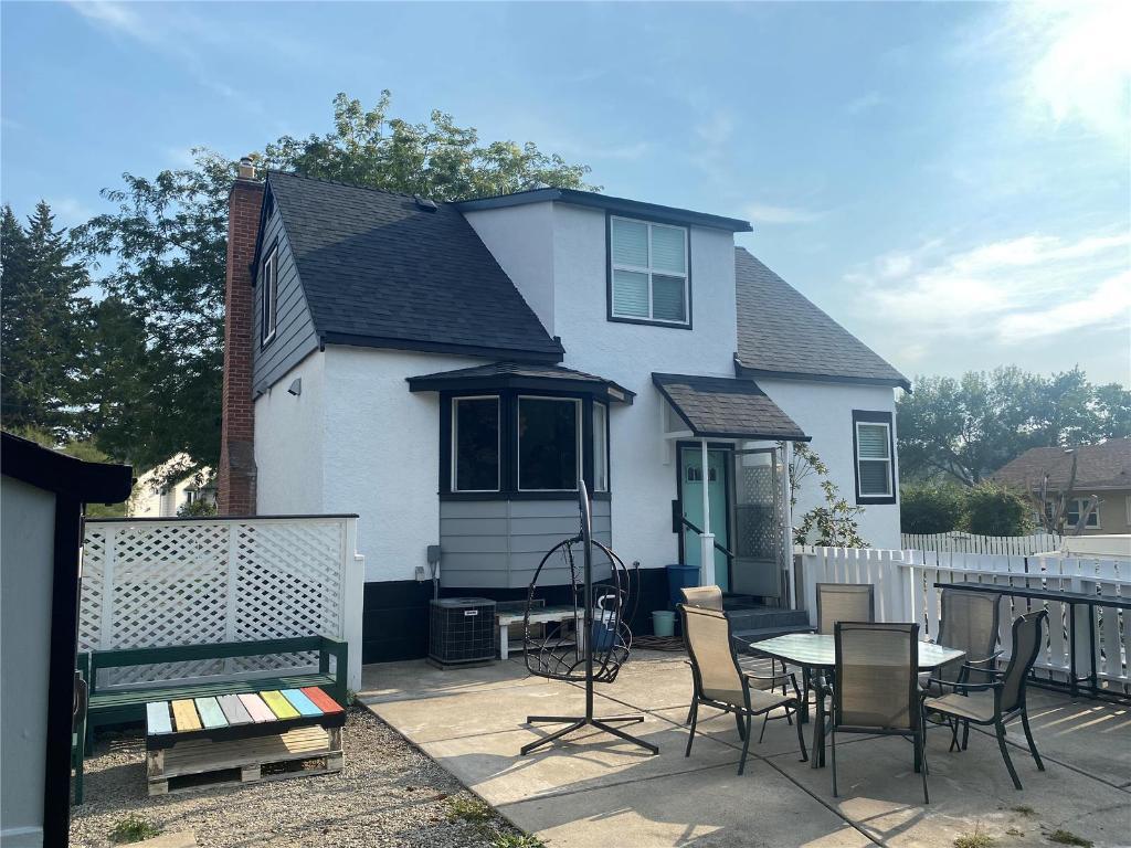 









1907


Knox

Crescent,
Kelowna,




BC
V1Y 1K9

