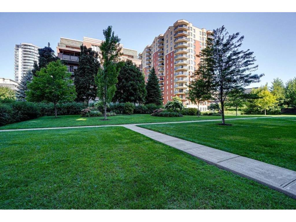 









3865


Boul. de Chenonceau

, 409,
Laval (Chomedey),




QC
H7T0E1

