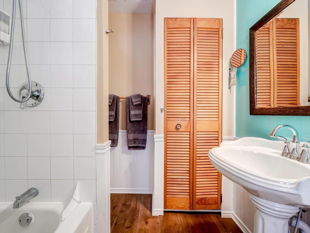 









1196Z


Rue de la Pisciculture

,
Mont-Blanc,




QC
J0T1J3

