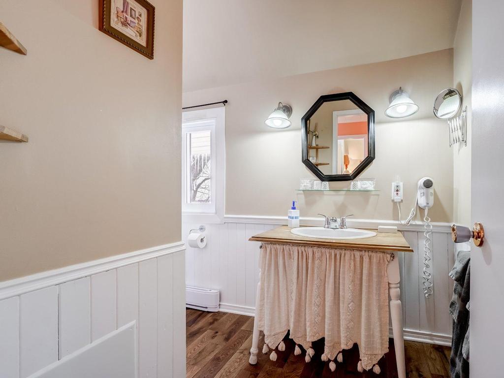 









1196Z


Rue de la Pisciculture

,
Mont-Blanc,




QC
J0T1J3

