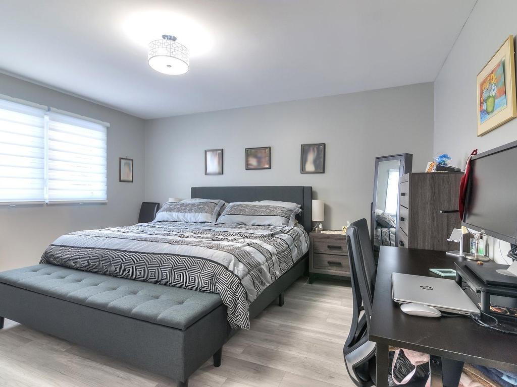 









12877


Rue Plaisance

,
Montréal (Pierrefonds-Roxboro),




QC
H8Z1Z1

