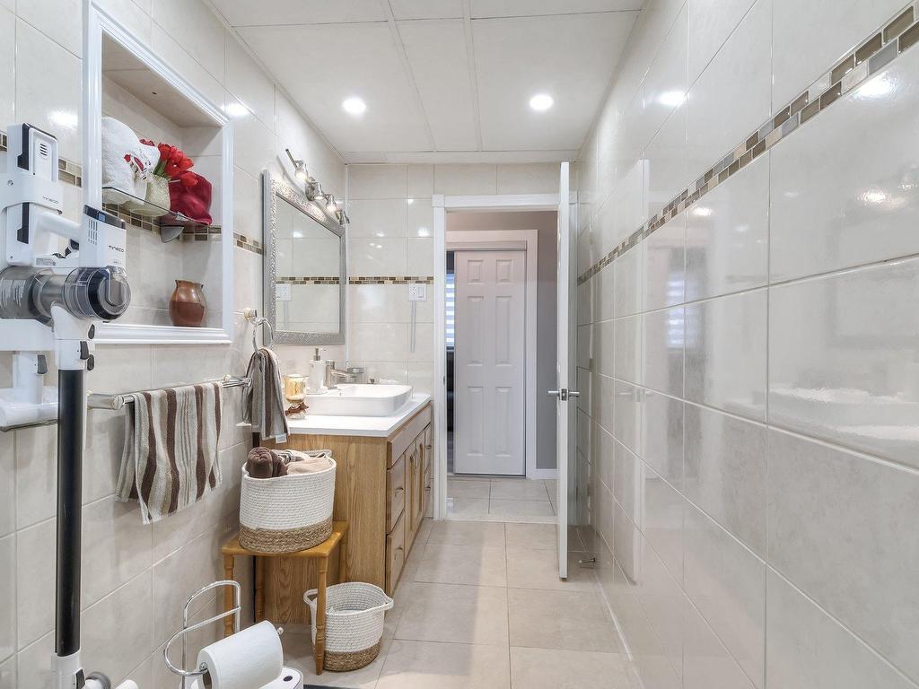 









12877


Rue Plaisance

,
Montréal (Pierrefonds-Roxboro),




QC
H8Z1Z1


