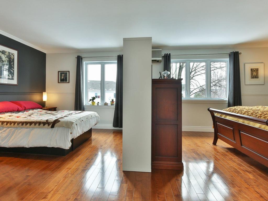 









676


Rue Marie-Derome

,
Saint-Jean-sur-Richelieu,




QC
J3A1T2

