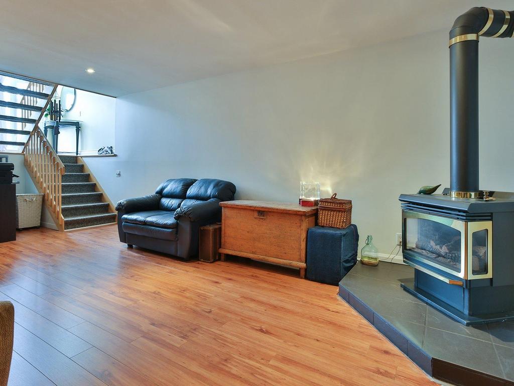 









676


Rue Marie-Derome

,
Saint-Jean-sur-Richelieu,




QC
J3A1T2

