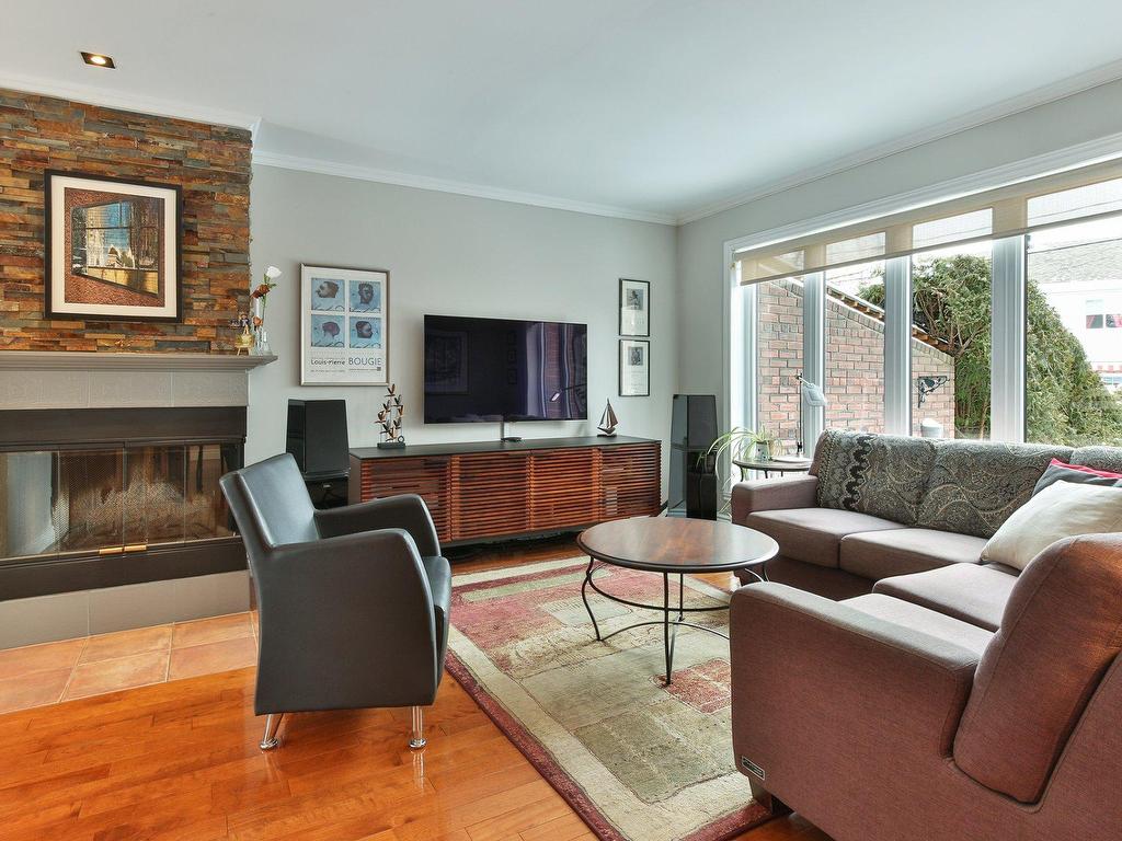 









676


Rue Marie-Derome

,
Saint-Jean-sur-Richelieu,




QC
J3A1T2

