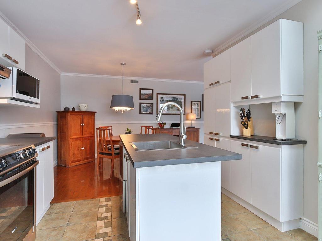 









676


Rue Marie-Derome

,
Saint-Jean-sur-Richelieu,




QC
J3A1T2


