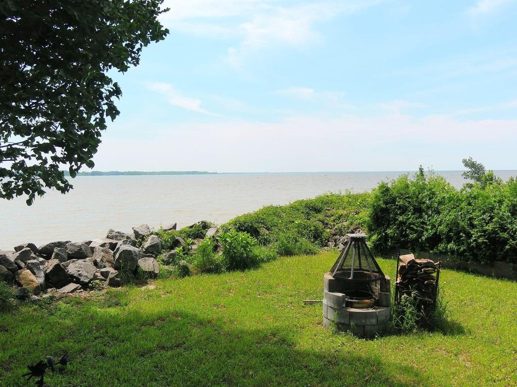 









1201


Ch. de l'Île-St-Eugène

,
Trois-Rivières,




QC
G9B7P7

