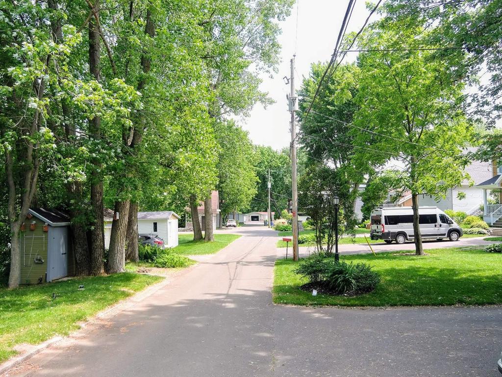 









1201


Ch. de l'Île-St-Eugène

,
Trois-Rivières,




QC
G9B7P7

