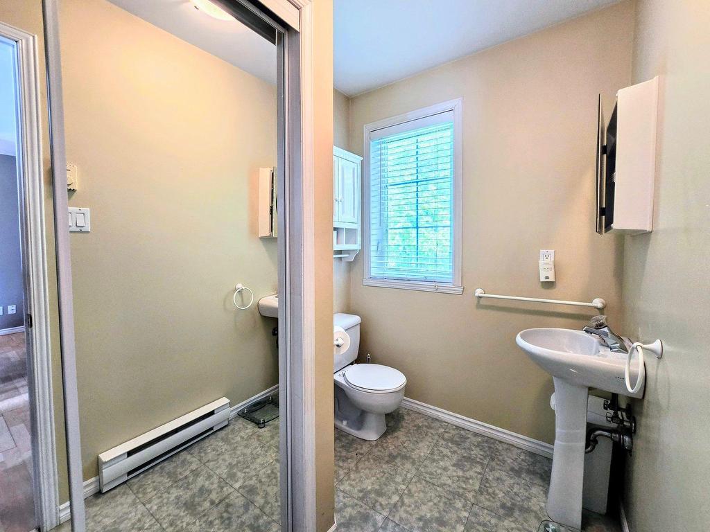 









1201


Ch. de l'Île-St-Eugène

,
Trois-Rivières,




QC
G9B7P7

