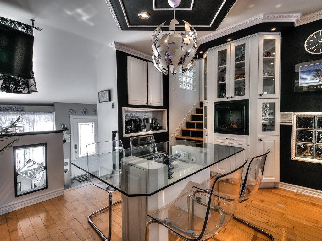 









6910


Rue Alcide-Métivier

,
Longueuil (Saint-Hubert),




QC
J3Z1E1


