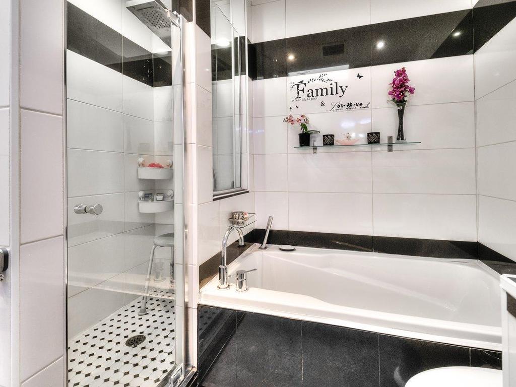 









6910


Rue Alcide-Métivier

,
Longueuil (Saint-Hubert),




QC
J3Z1E1

