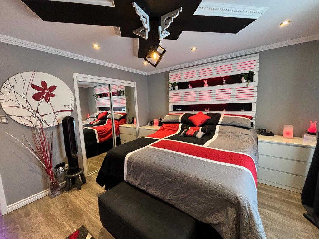 









6910


Rue Alcide-Métivier

,
Longueuil (Saint-Hubert),




QC
J3Z1E1

