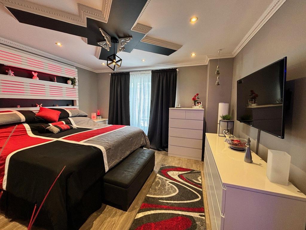 









6910


Rue Alcide-Métivier

,
Longueuil (Saint-Hubert),




QC
J3Z1E1

