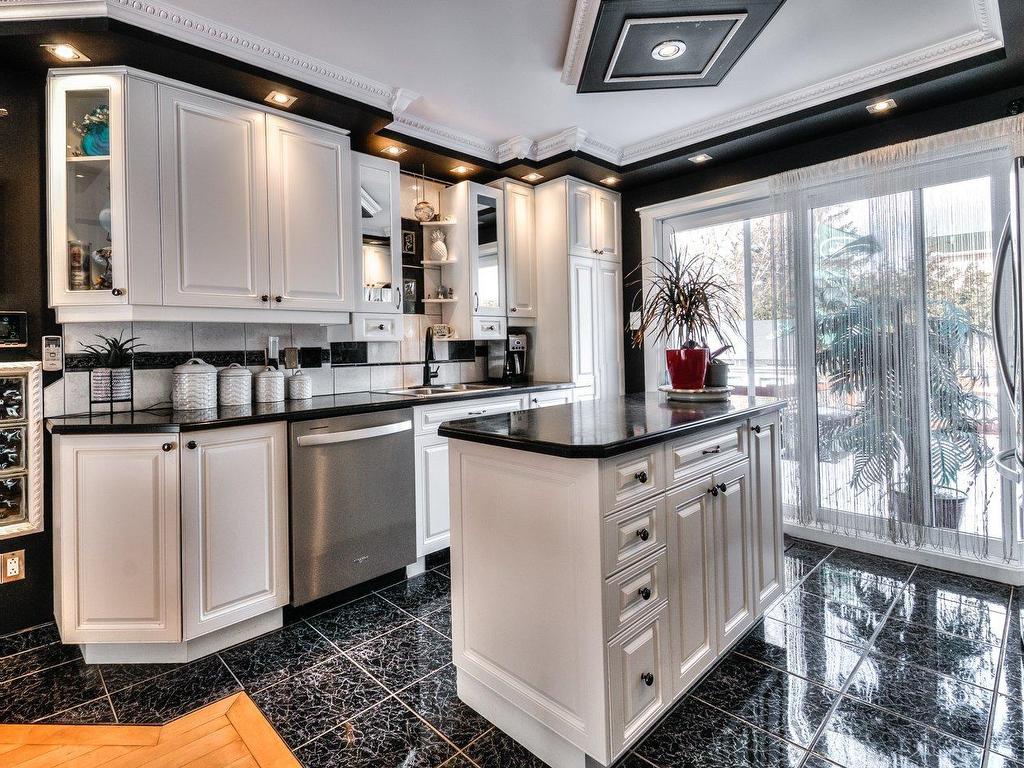 









6910


Rue Alcide-Métivier

,
Longueuil (Saint-Hubert),




QC
J3Z1E1

