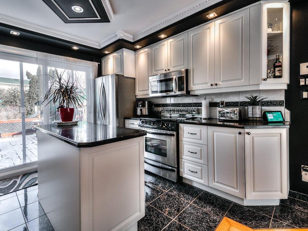 









6910


Rue Alcide-Métivier

,
Longueuil (Saint-Hubert),




QC
J3Z1E1

