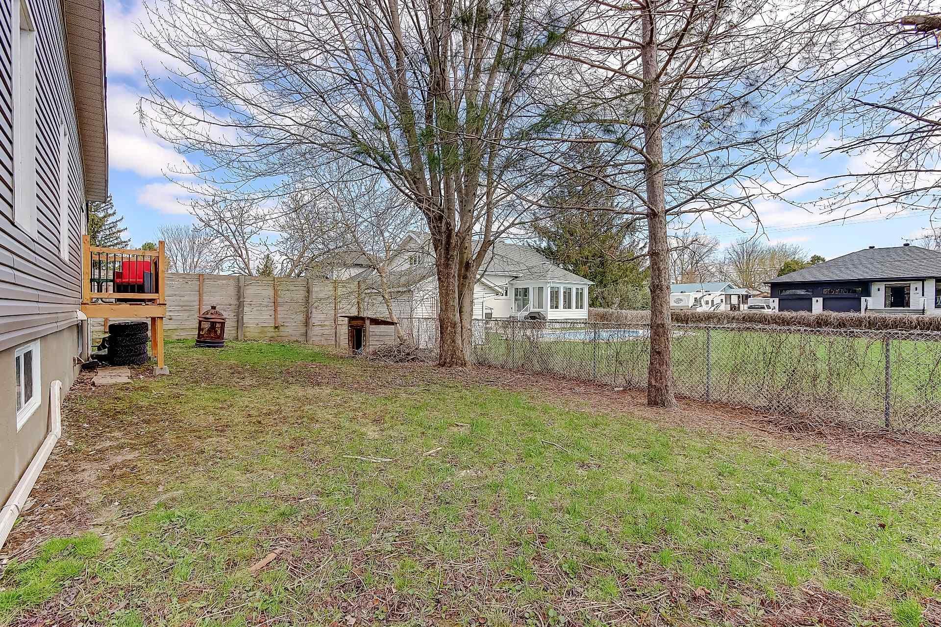 









1799Z


Rue Jasmin

,
Saint-Jean-sur-Richelieu,




QC
J2W1Z7

