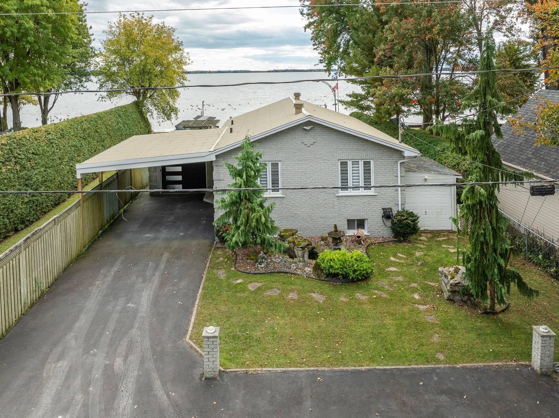 









703


Rue Maher

,
Clarenceville,




QC
J0J1B0

