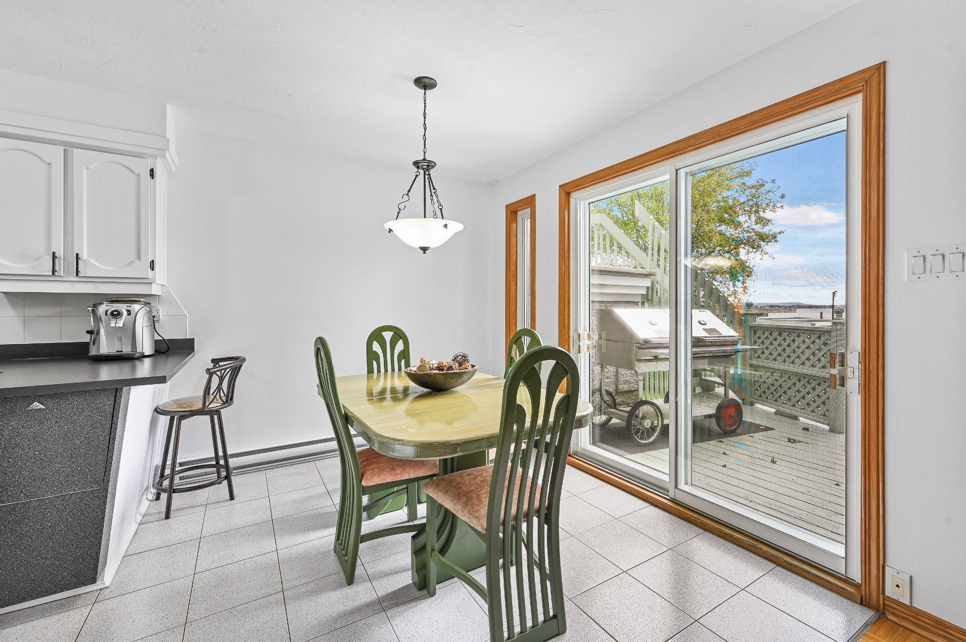 









703


Rue Maher

,
Clarenceville,




QC
J0J1B0

