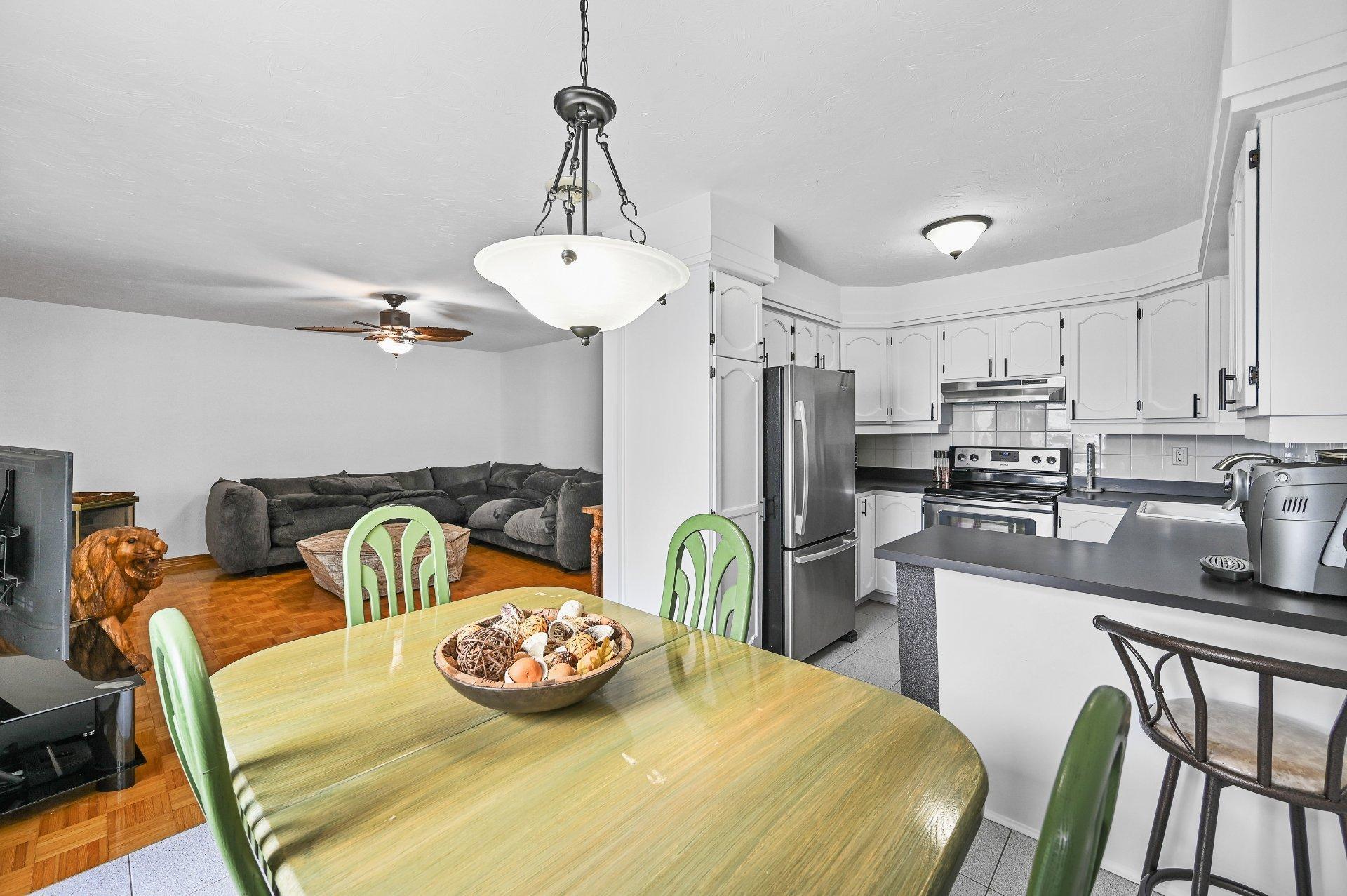 









703


Rue Maher

,
Clarenceville,




QC
J0J1B0

