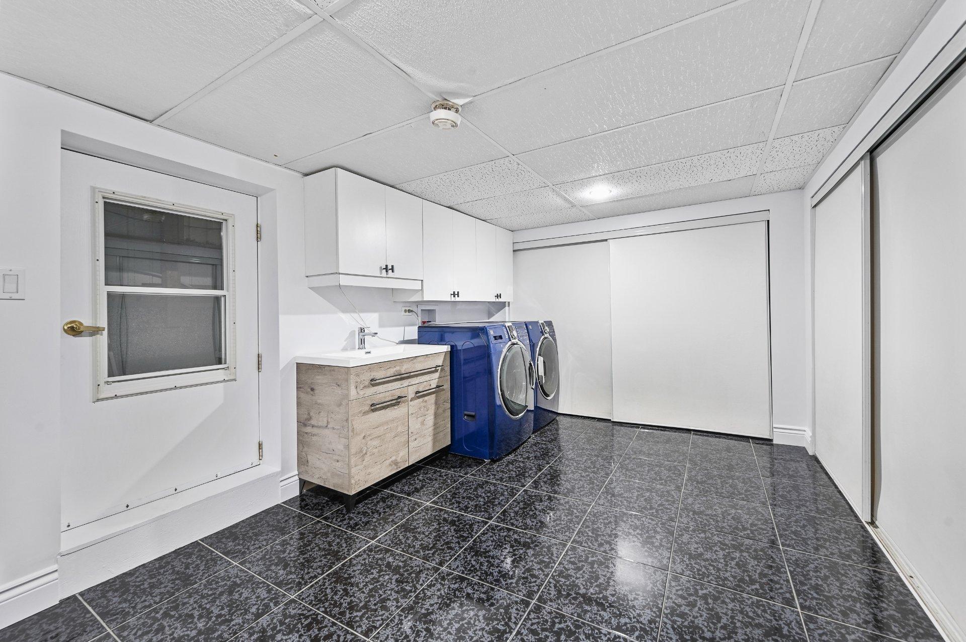 









703


Rue Maher

,
Clarenceville,




QC
J0J1B0

