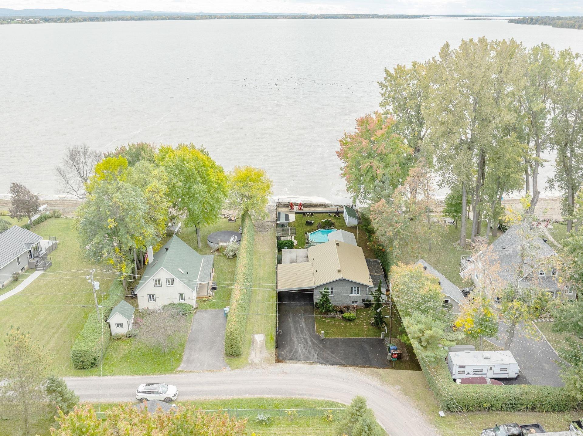 









703


Rue Maher

,
Clarenceville,




QC
J0J1B0

