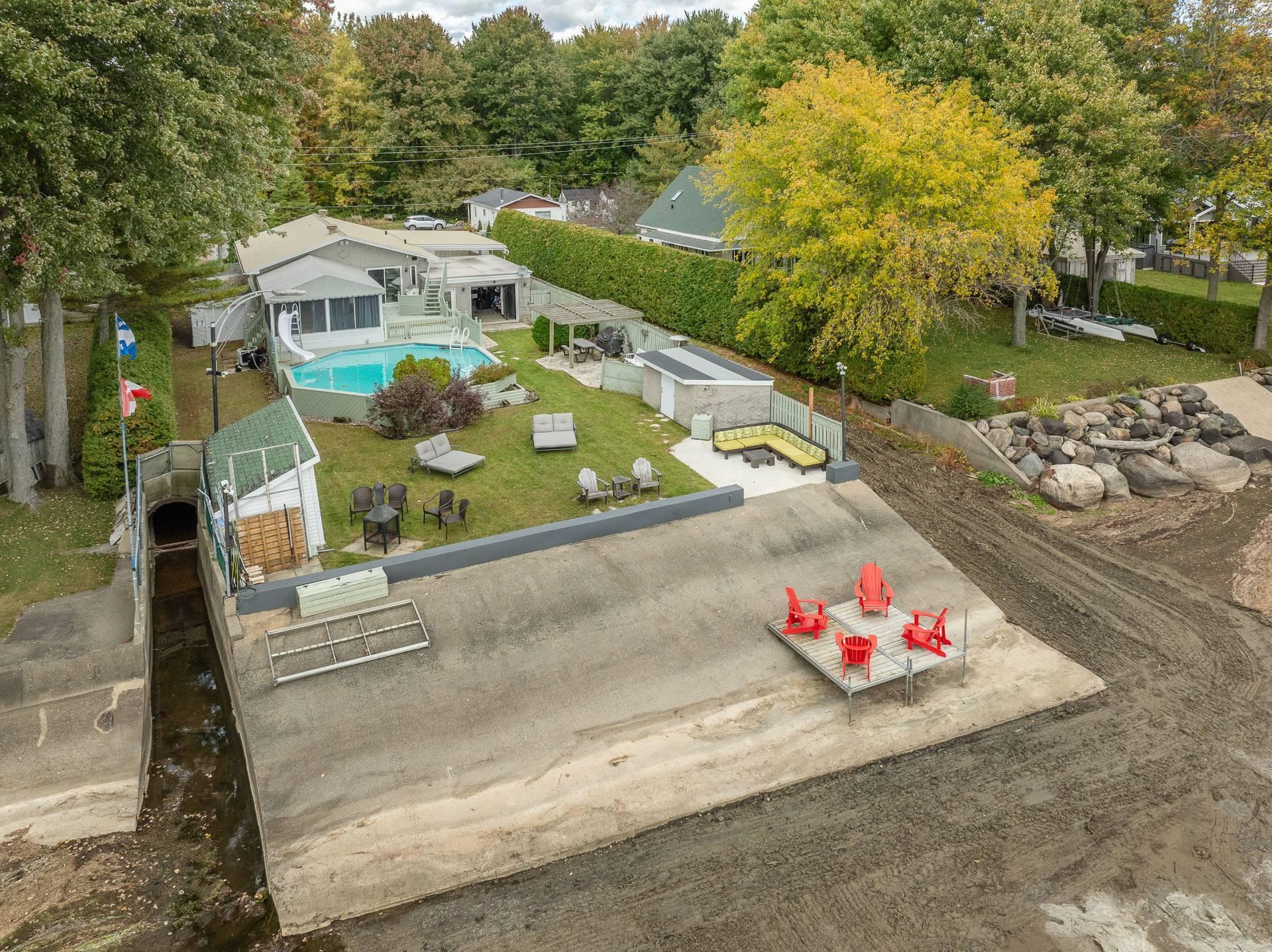 









703


Rue Maher

,
Clarenceville,




QC
J0J1B0

