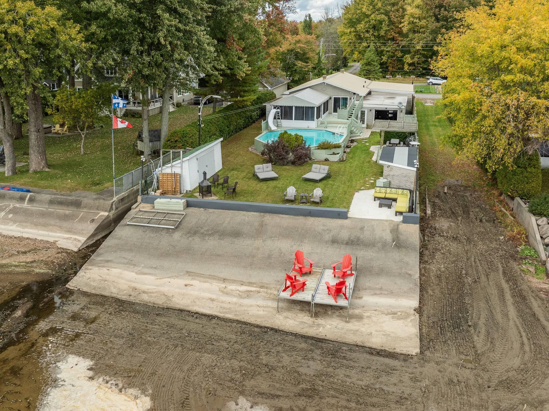 









703


Rue Maher

,
Clarenceville,




QC
J0J1B0


