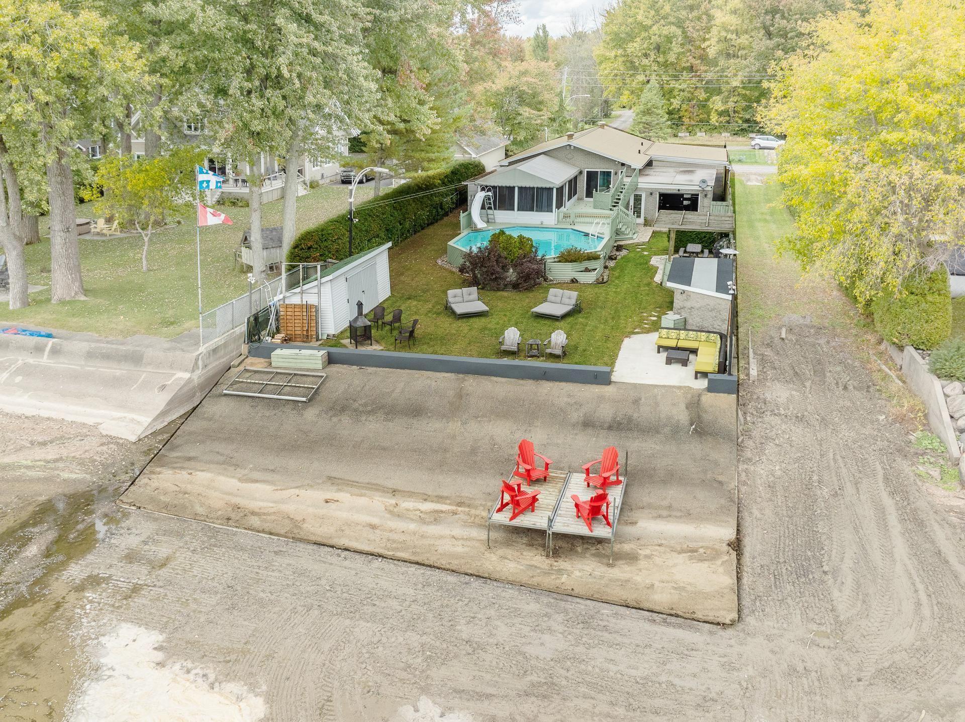 









703


Rue Maher

,
Clarenceville,




QC
J0J1B0

