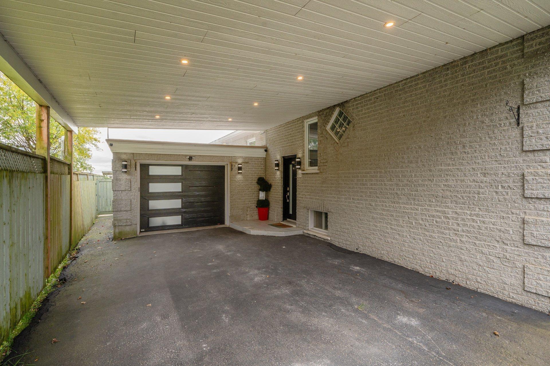 









703


Rue Maher

,
Clarenceville,




QC
J0J1B0

