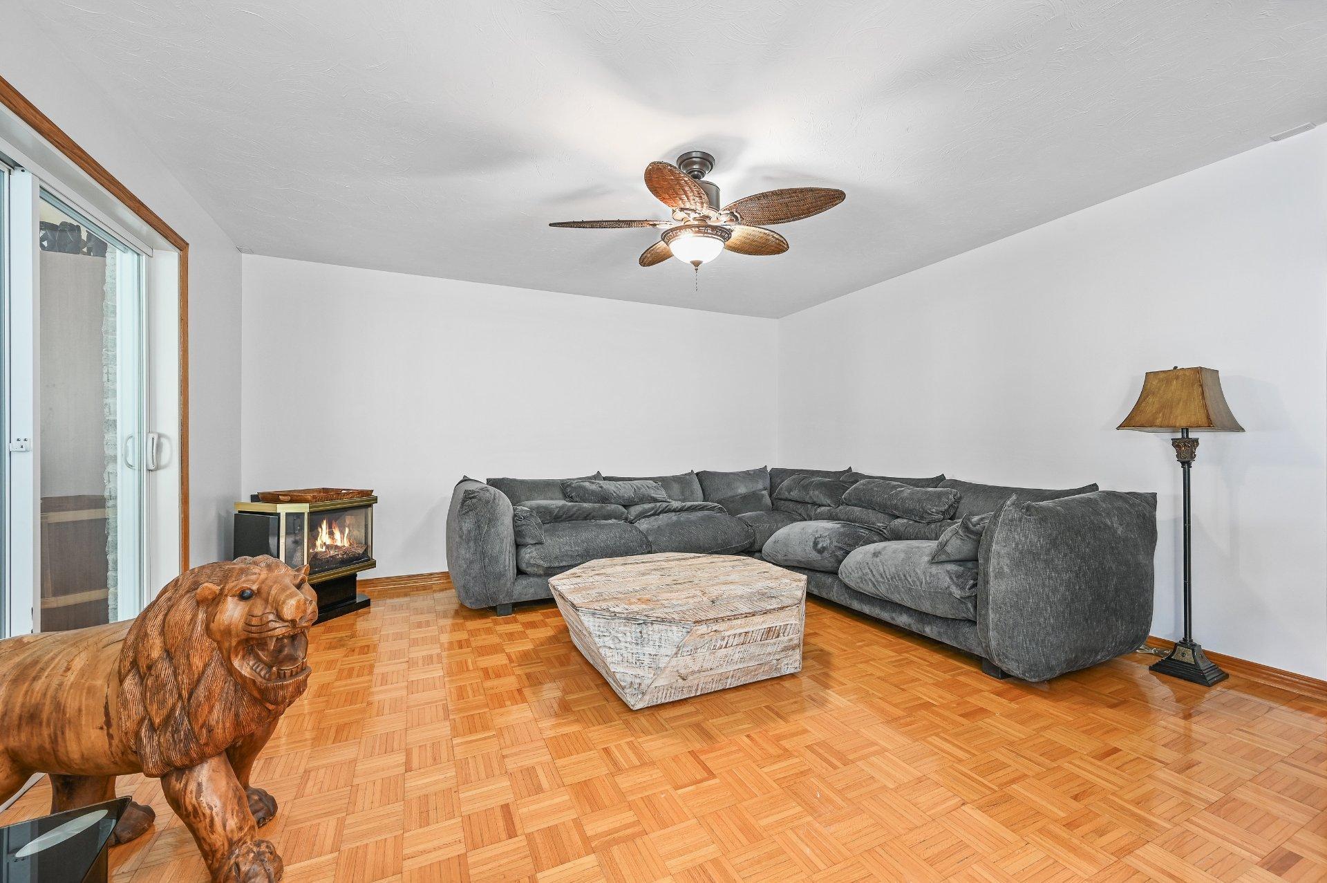 









703


Rue Maher

,
Clarenceville,




QC
J0J1B0

