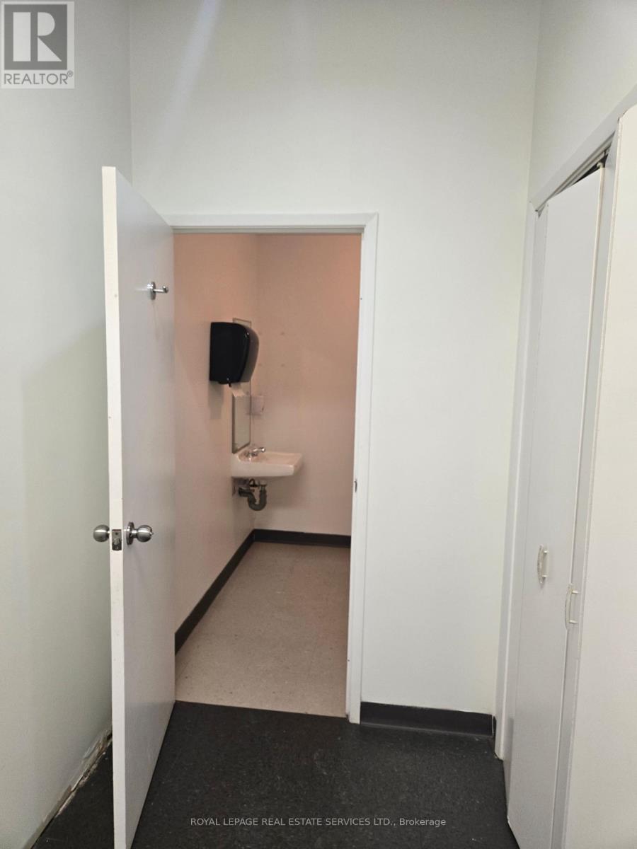 












3 - 71 WHITMORE ROAD

,
Vaughan,




Ontario
L4L8G5

