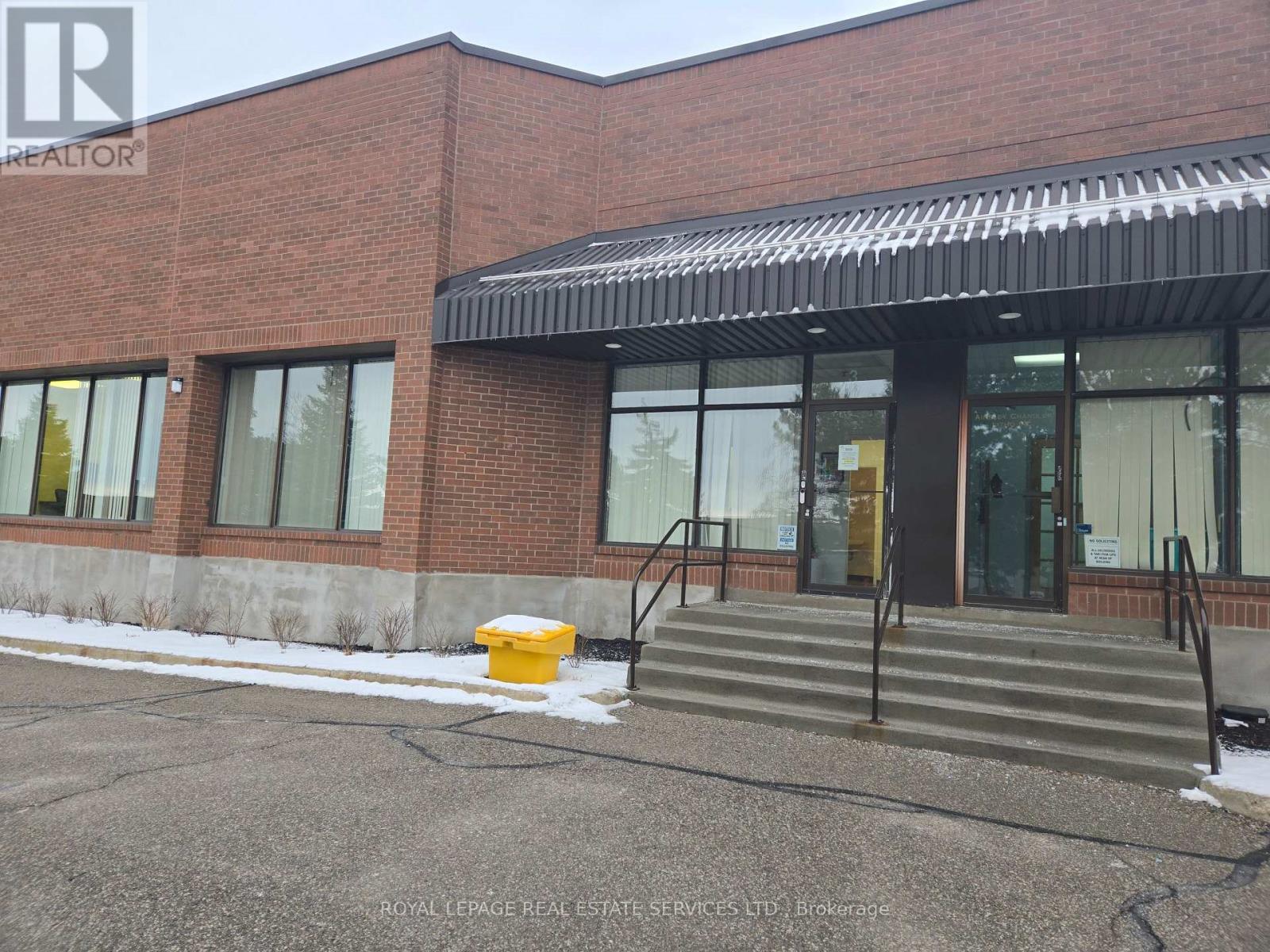 












3 - 71 WHITMORE ROAD

,
Vaughan,




Ontario
L4L8G5

