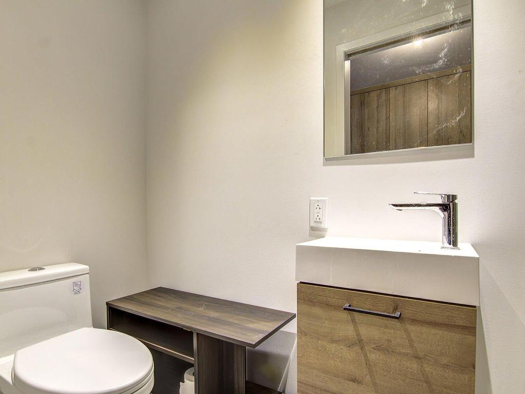 









1485


Rue des Bassins

, 424,
Montréal (Le Sud-Ouest),




QC
H3C1B8

