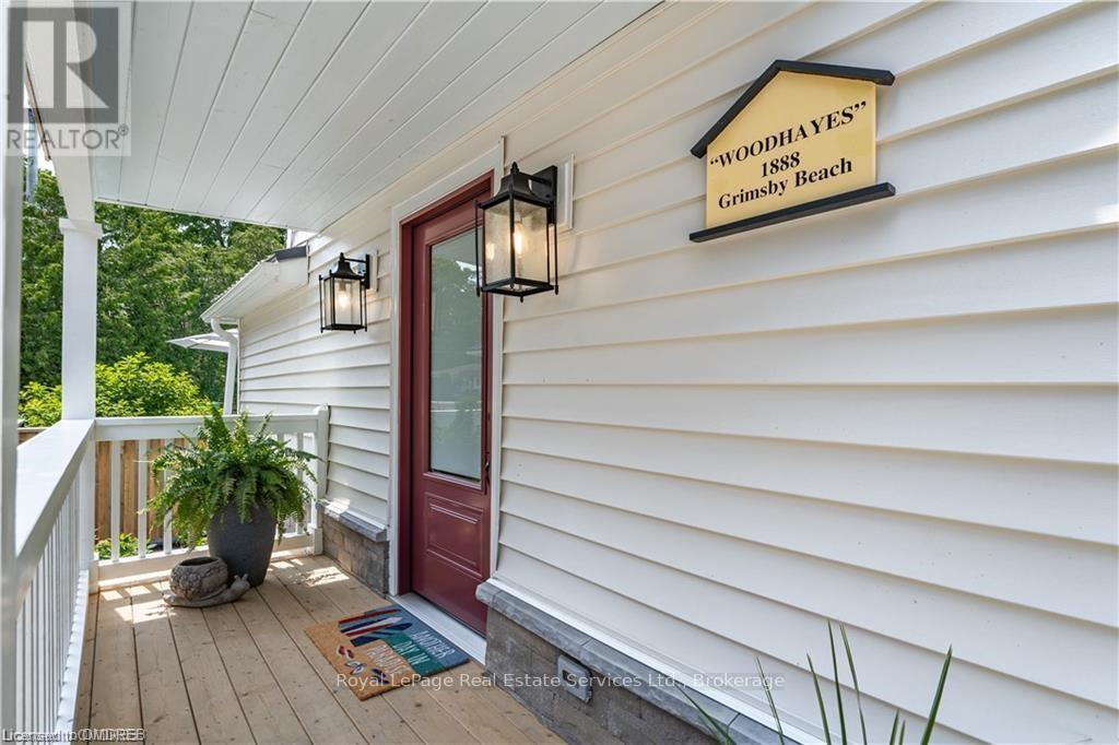 












4 6TH STREET

,
Grimsby (Grimsby Beach),




Ontario
L3M2T3

