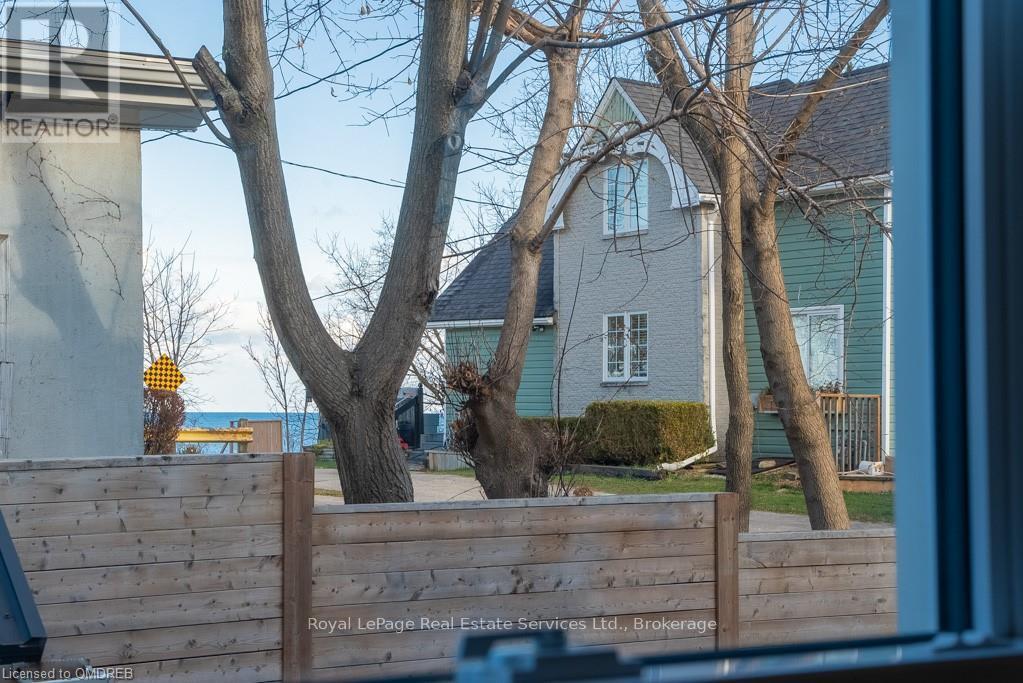 












4 6TH STREET

,
Grimsby (Grimsby Beach),




Ontario
L3M2T3

