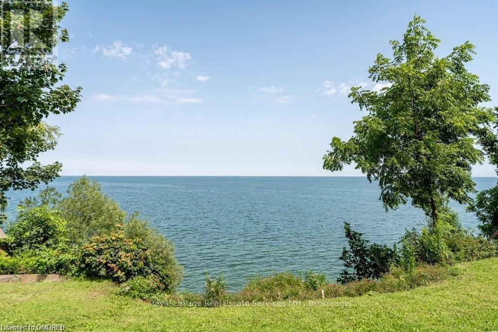 












4 6TH STREET

,
Grimsby (Grimsby Beach),




Ontario
L3M2T3

