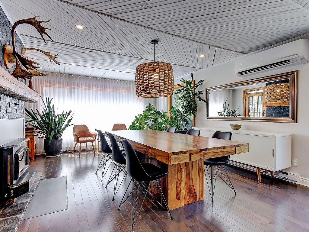 









310


9e Avenue

,
Richelieu,




QC
J3L3N9

