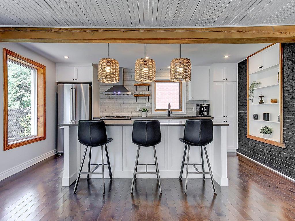 









310


9e Avenue

,
Richelieu,




QC
J3L3N9

