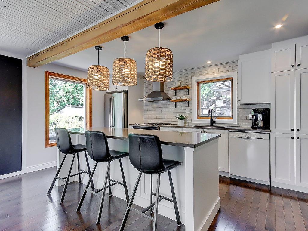 









310


9e Avenue

,
Richelieu,




QC
J3L3N9


