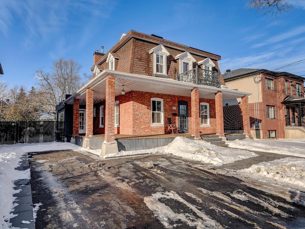 









310


9e Avenue

,
Richelieu,




QC
J3L3N9


