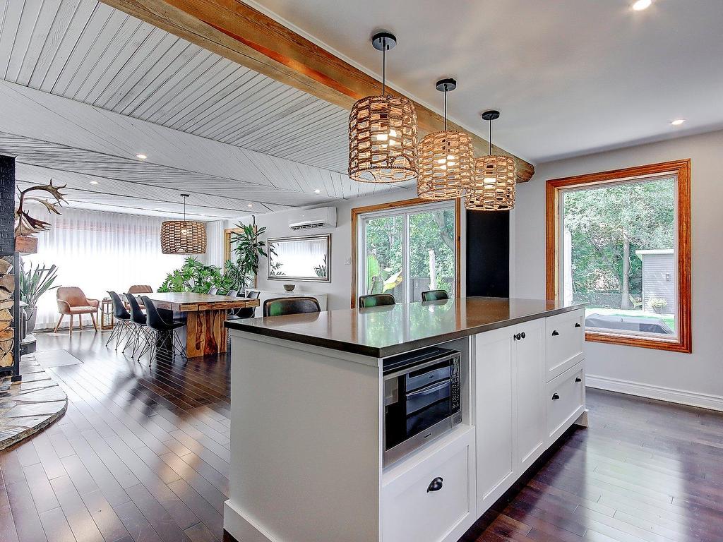 









310


9e Avenue

,
Richelieu,




QC
J3L3N9

