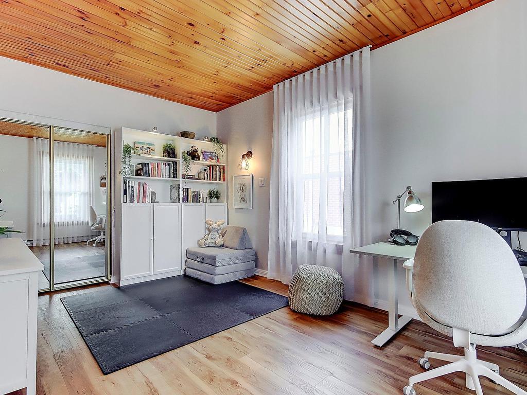 









310


9e Avenue

,
Richelieu,




QC
J3L3N9

