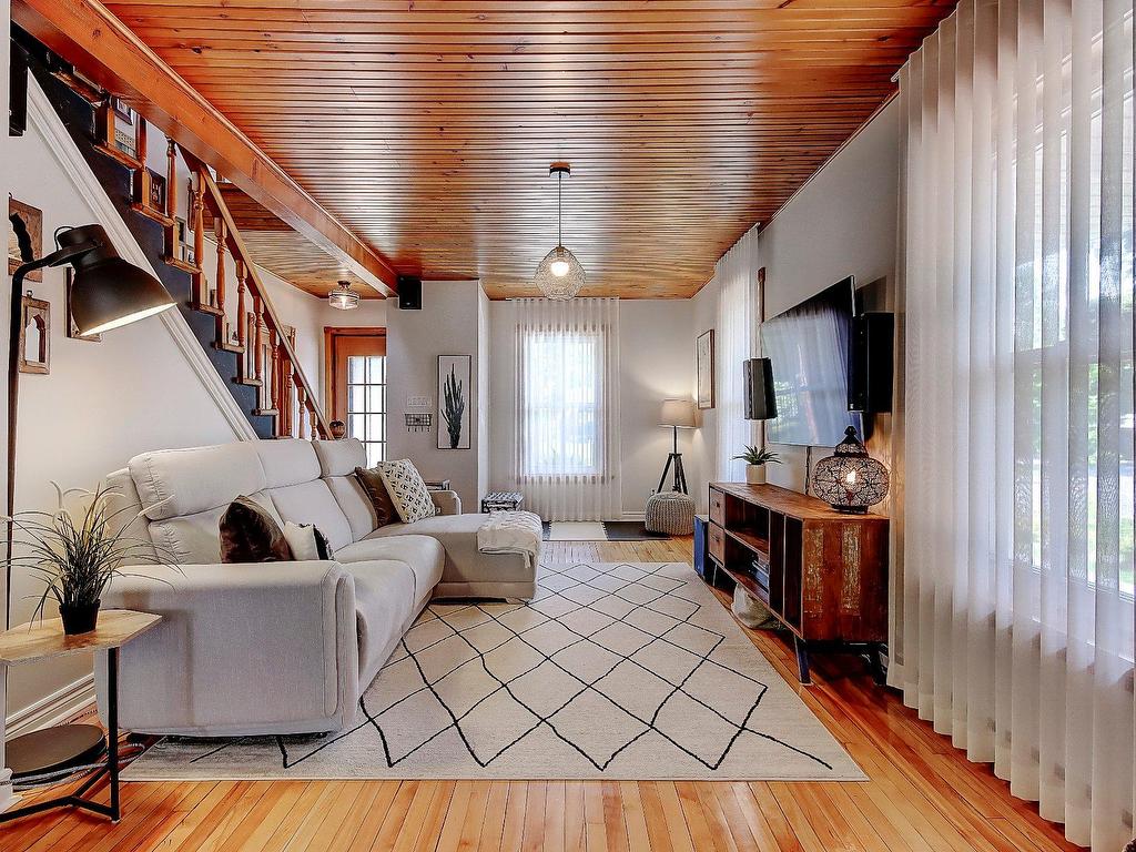 









310


9e Avenue

,
Richelieu,




QC
J3L3N9

