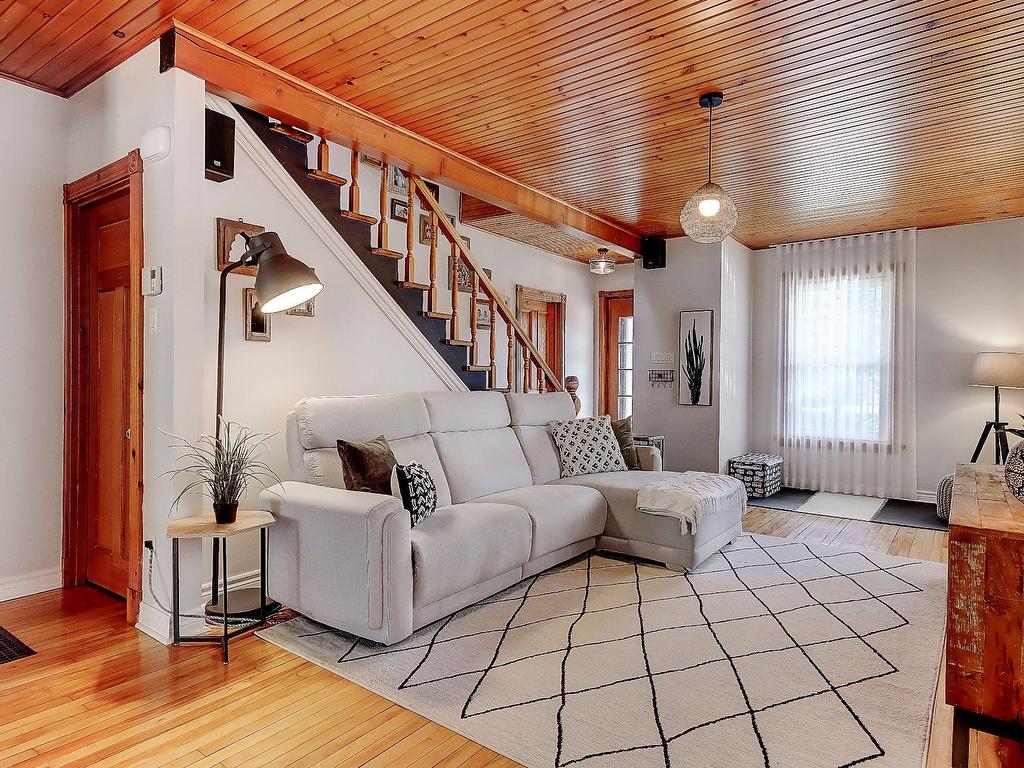 









310


9e Avenue

,
Richelieu,




QC
J3L3N9

